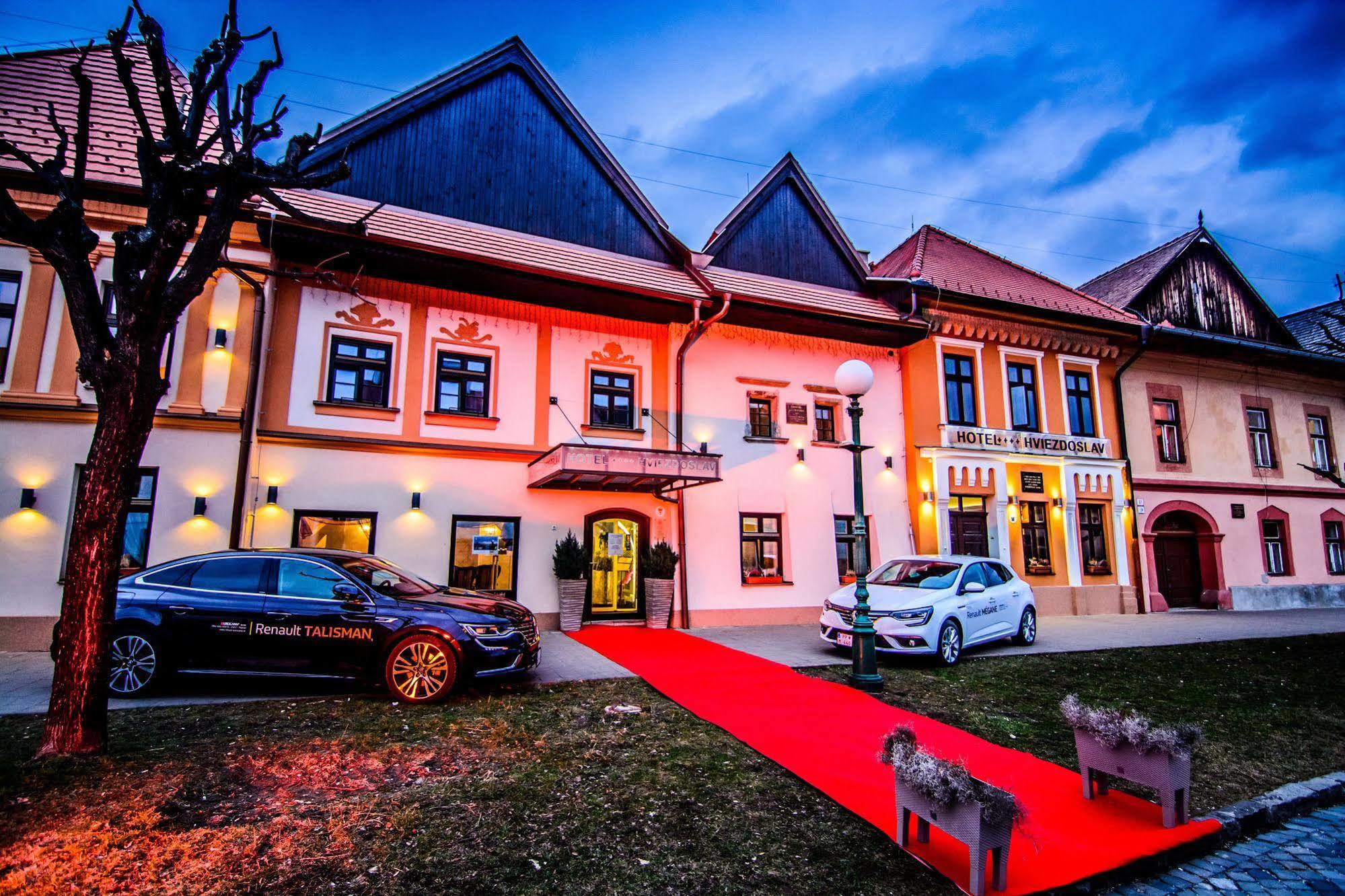 Boutique Hotel Hviezdoslav Kezmarok Luaran gambar